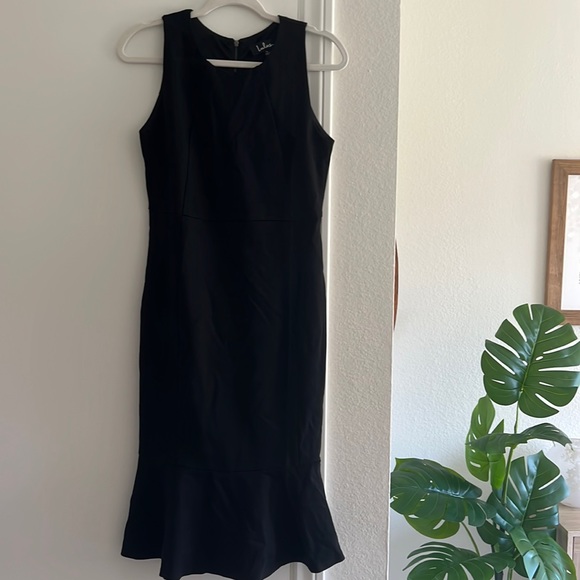 Lulu’s Fitted Midi Dress - Sleeveless Fitted Black Knee Length Dress - Picture 2 of 8
